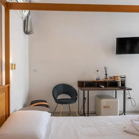 Murieri Πανσιόν Οτράντο